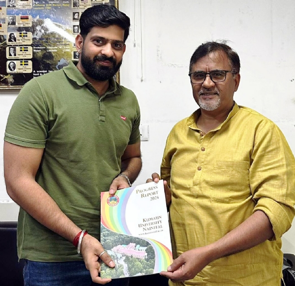 ई2ई पहल पर सीआईआई के प्रतिनिधि वैभव दाधीच के साथ कुलपति प्रो. रावत।