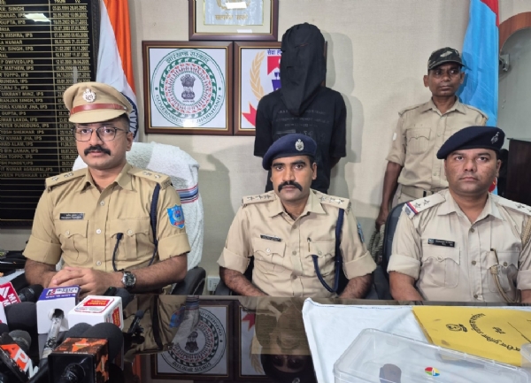 एसपी जानकारी देते एसपी जानकारी देते