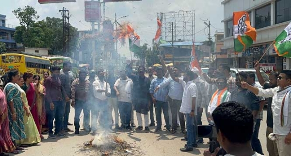 कांग्रेस ने भाजपा सरकार व ईडी का किया पुतला दहन