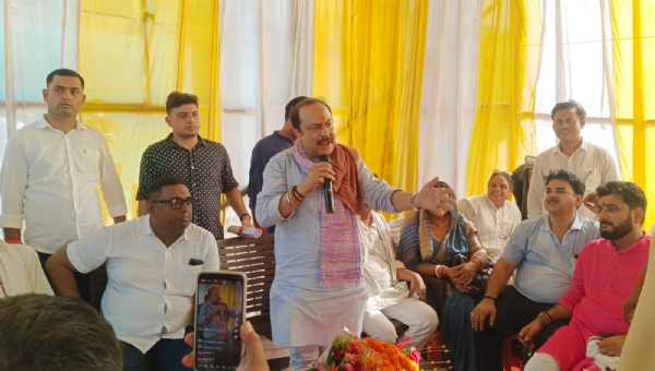 उद्घाटन करते सांसद