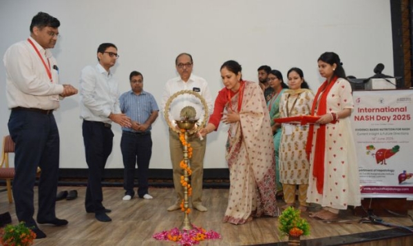 कार्यशाला का शुभारम्भ करते डा.आर.के.धीमान