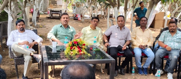 आजसू की बैठक में सुदेश सहित अन्य आजसू की बैठक में सुदेश सहित अन्य