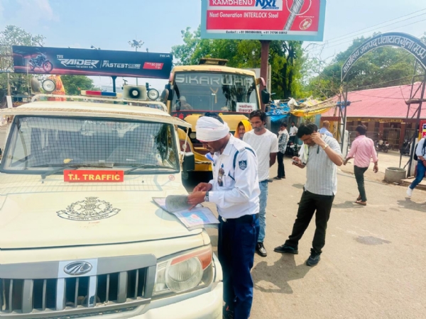 एक बस जब्त,