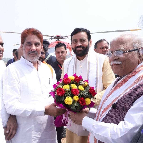 गोरखपुर अणु परियोजना का अवलोकन करते हुए मुख्यमंत्री सैनी व केंद्रीय मंत्री खट्टर
