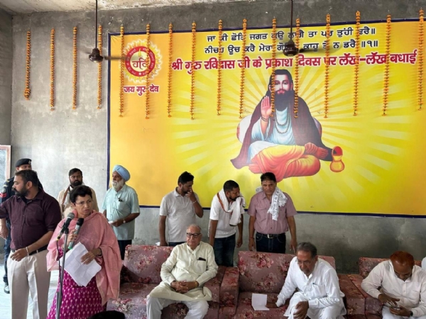 डबवाली में एक कार्यक्रम को संबोधित करती सांसद सैलजा।
