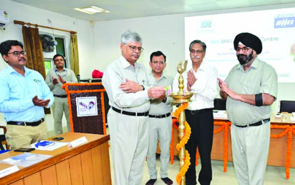 कार्यशाला का शुभारम्भ करते हुए कार्यशाला का शुभारम्भ करते हुए