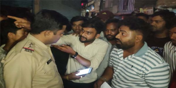 गुना : कटौती के खिलाफ फूटा लोगों का गुस्सा