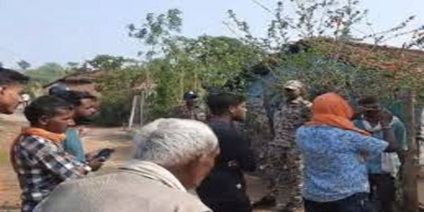 डिंडौरी: घर में फंदे पर लटके मिले मां और दो बच्चाें के शव, पिता बाजार से लाैटे ताे नीचे उतारा