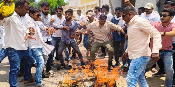सुकमा राजीव भवन अटैच : विरोध में कांग्रेसियों ने भाजपा सरकार सहित ईडी का फूंका पुतला