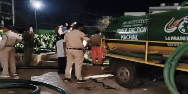 मप्र के शिवपुरी में सीवर चैंबर में गिरी 15 वर्षीय बालिका, रेस्क्यू में जुटी टीम