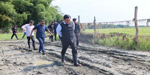 केंद्रीय मंत्री सोनोवाल ने किया बाढ़ प्रभावित इलाके का दौरा