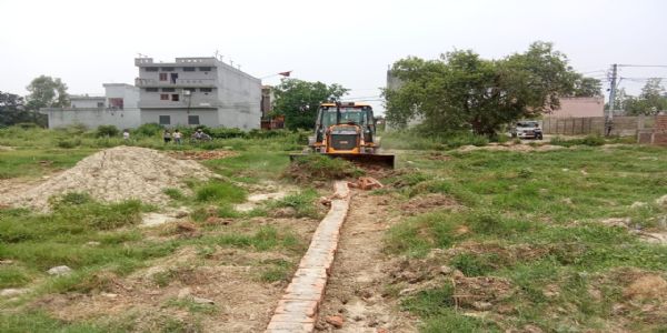 भगवानपुर में अनाधिकृत कॉलोनी पर प्राधिकरण की बड़ी कार्यवाही, 20 बीघा भूमि से अतिक्रमण हटाया