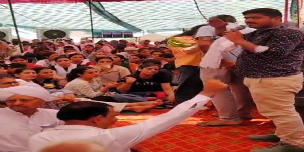 हिसार : हकृवि छात्रों के धरने को सर्व कर्मचारी संघ ने दिया समर्थन