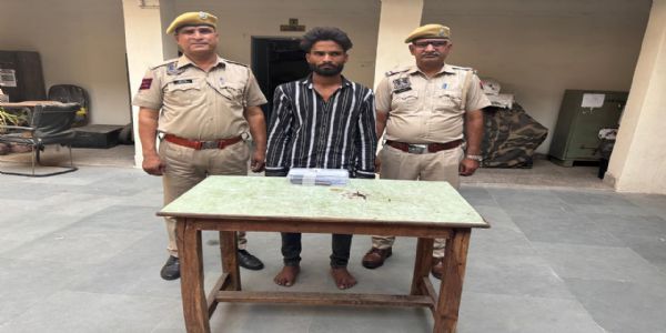 बदमाश हथियार सहित गिरफ्तार