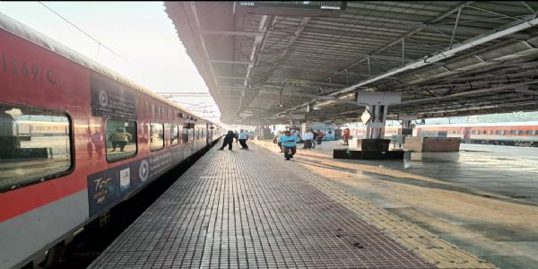 आद्रा डिवीजन में ट्रेनों की व्यवस्था में बदलाव