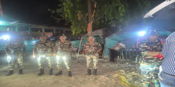 एसएसबी डीआईजी ने किया भारत-नेपाल मुख्य बॉर्डर का निरीक्षण,सुरक्षा को लेकर दिए कई दिशा निर्देश