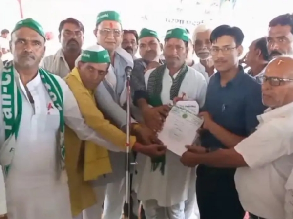 विभिन्न मांगों को लेकर किया धरना प्रदर्शन,सौंपा ज्ञापन