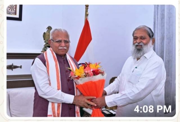 हरियाणा के मंत्री अनिल विज आज केन्द्रीय मंत्री मनोहर लाल से नई दिल्ली में मुलाकात के दौरान