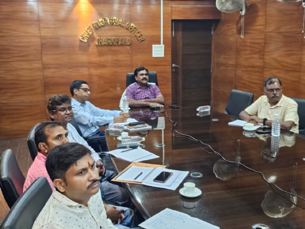 मुख्य निर्वाचन पदाधिकारी सहित अन्य