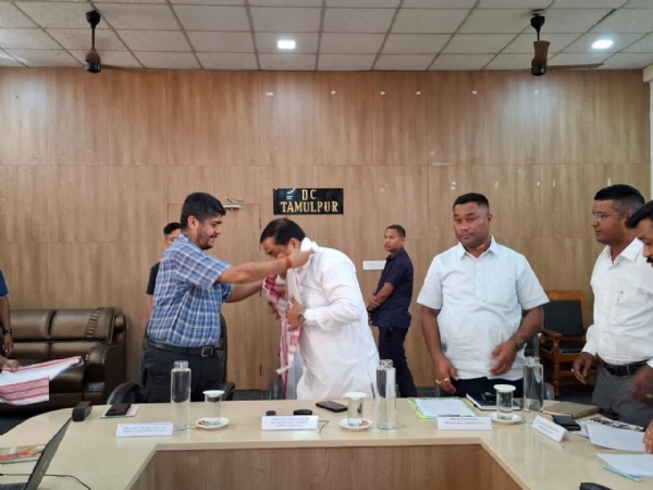 तमुलपुर में मंत्री जयंत मल्ला बरुआ की समीक्षा बैठक।