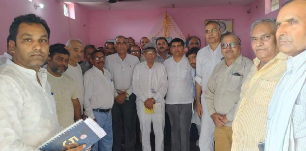 पारटी के वरिशठ नेताआं के साथा दाैरे पर आए वसपा ओ नेता््