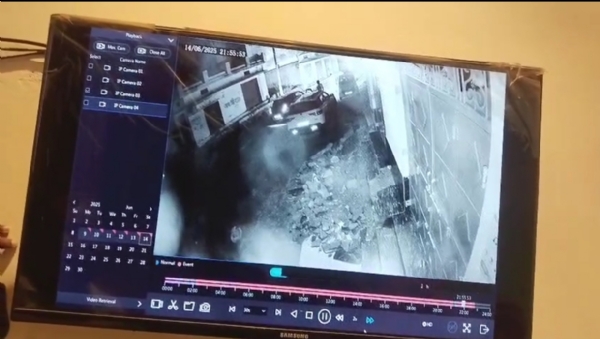 सीसीटीवी फुटेज में तोड़फोड़ करते नजर आ रहे बदमाश