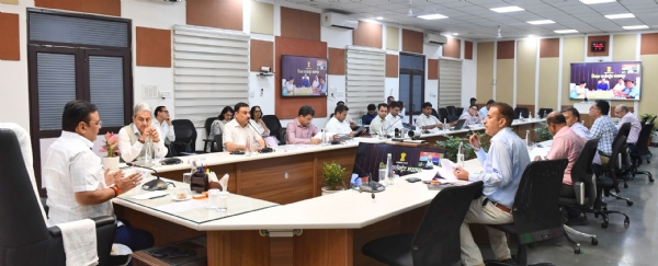 सीएम भजनलाल शर्मा बैठक लेते हुए