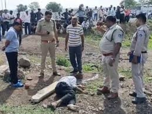 यात्री प्रतिक्षालय के पास मिला अज्ञात व्यक्ति का शव