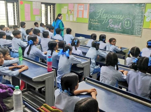 सरकारी स्कूल में शिक्षकों के तबादले से मचा हड़कंप