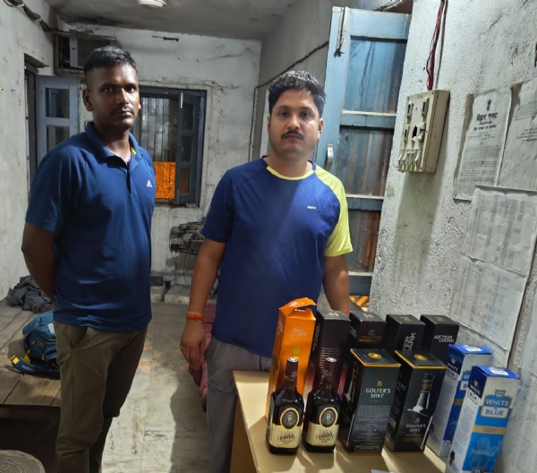 शराब के साथ तस्कर