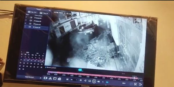 शराब के नशे में बदमाशों ने कारों के कांच फोड़े, विरोध करने पर दंपति पर हमला
