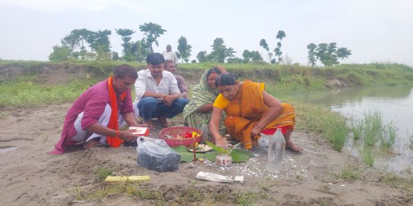 कजरा धार के क्षतिग्रस्त तटबंध निर्माण कार्य का रखा गया आधारशिला