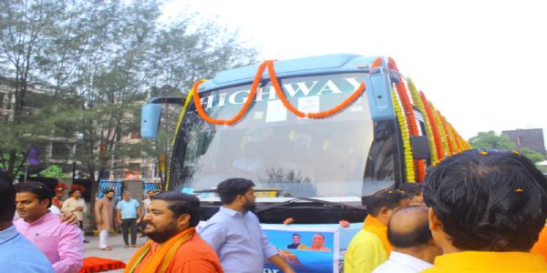 पांच साल बाद कैलाश मानसरोवर यात्रा के लिए निकला पहला जत्था, पर्यटनमंत्री ने दिखाई झंडी