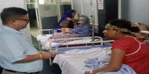 भोपालः सीएमएचओ ने सिविल अस्पताल बैरागढ़ में रात्रिकालीन चिकित्सा सेवाओं का लिया जायजा
