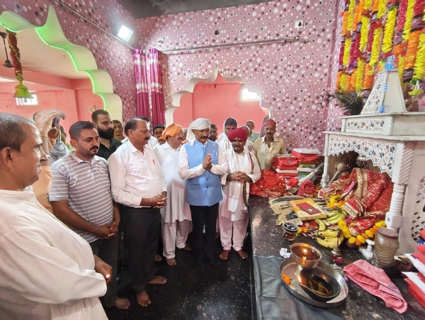मेले में पहुंचे विधायक माेहन लाल भागत आर अनय्््