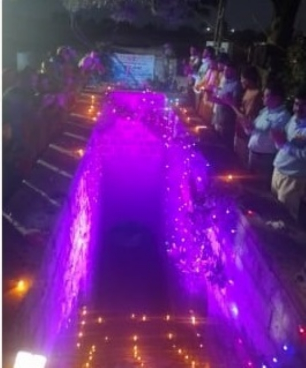 देवास जिले में प्राचीन बावड़ी ‘बाग कन्नौद’ की सफाई कर लाइटिंग और दीपों से सजाया गई