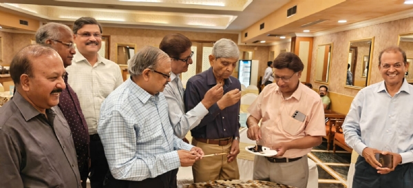 प्रथम सर्जनडे पर आयोजित कार्यक्रम का छाया चित्र