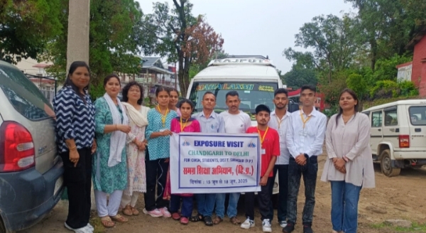 12वी  कक्षा के दिव्यांग बालक एक्सपोजर विजिट पर दिल्ली हुए रवाना