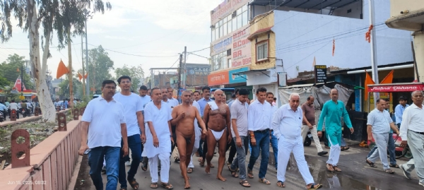 फोटो- जैनमुनि का चल समारोह