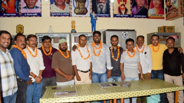 मुरादाबाद जर्नालिस्ट क्लब रजि. की नयी कार्यकारिणी के पदाधिकारी।