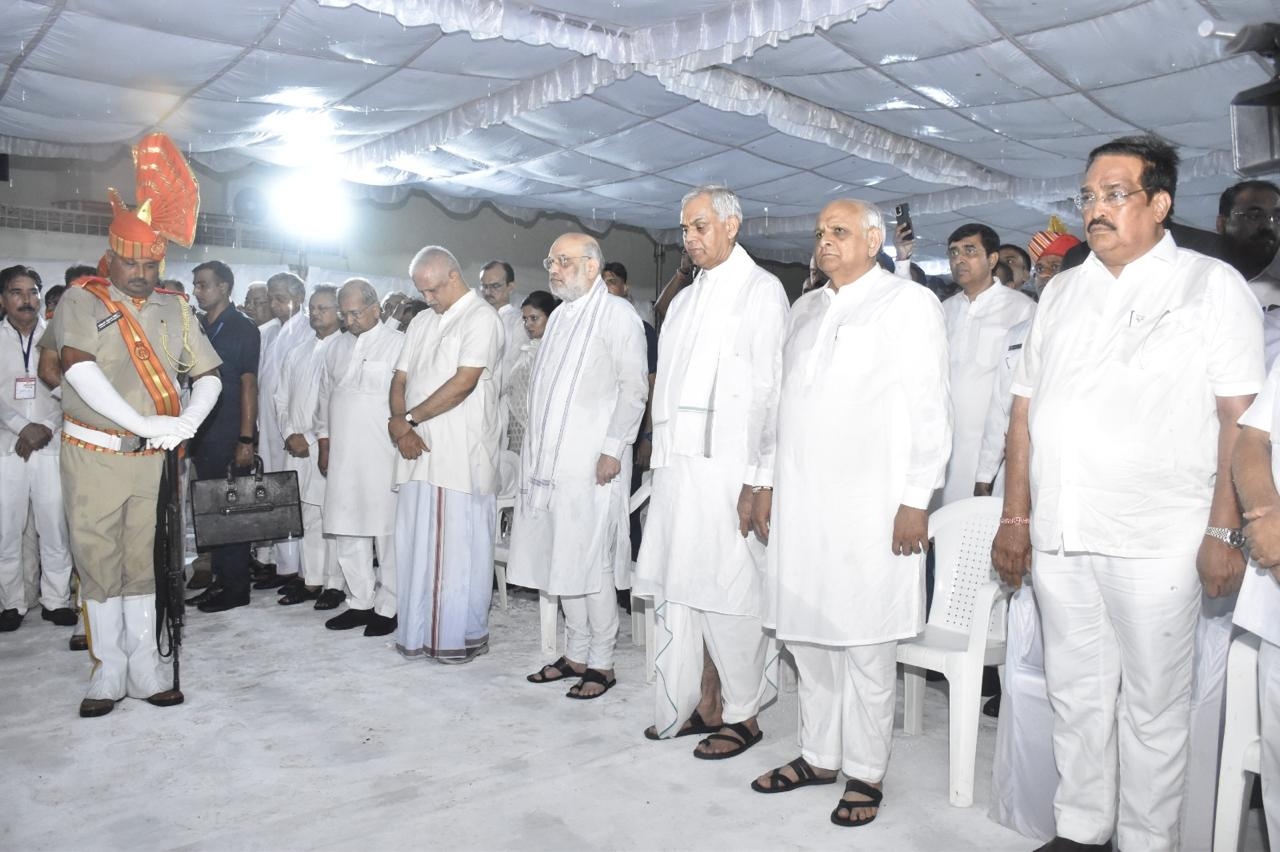अमित शाह समेत कई नेताओं ने श्रद्धांजलि दी