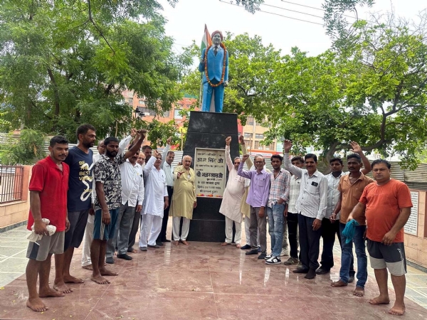 बैठक में उपस्थित कम्बोज सभा व अन्य संगठनों के पदाधिकारी।