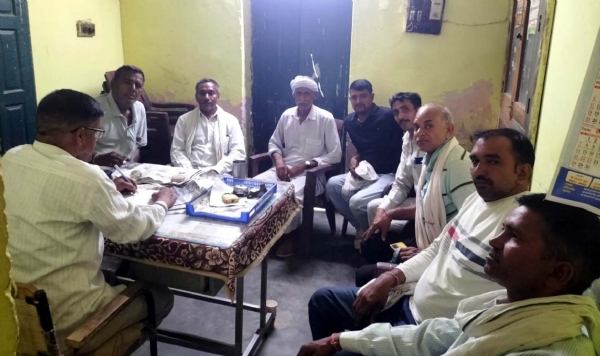 चतुर्थ श्रेणी सरकारी कर्मचारी यूनियन की बैठक में उपस्थित पदाधिकारी।