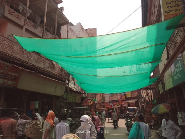 गेट नंबर 4 पर लगा ग्रीन नेट