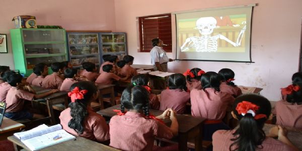 त्रिपुरा के 33 आदिवासी छात्रावासों में स्मार्ट कक्षाएं शुरू,डिजिटल शिक्षा को मिल रहा बढ़ावा