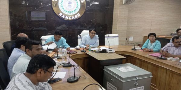 बिना किसी वैध कारण के किसी भी मरीज को नहीं करें रेफर : उपायुक्‍त