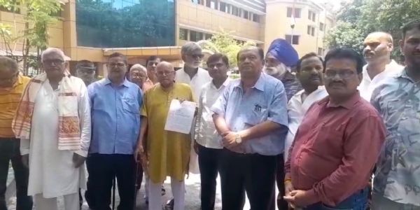 क्षेत्रीय भाषा के विवाद को लेकर संगठनों ने मुख्यमंत्री को सौंपा ज्ञापन