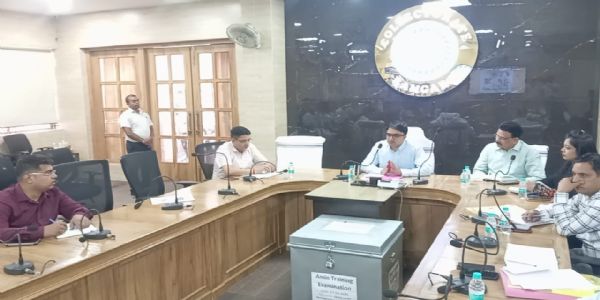 मतदान केंद्रों के जिओ फेंसिंग को लेकर डीसी ने की बैठक