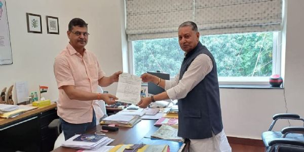 जेवीबीएनएल के एमडी से मिले सांसद, बिजली व्‍यवस्‍था दुरूस्‍त करने काे कहा