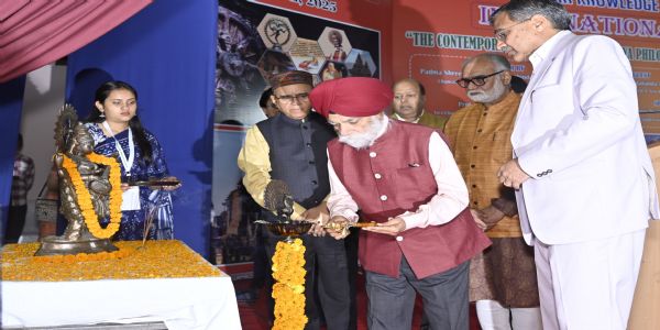शिक्षा प्रणाली में भारतीय ज्ञान परंपरा को अपनाकर ही पूरा होगा विकसित भारत का सपना : प्रो. बंसल